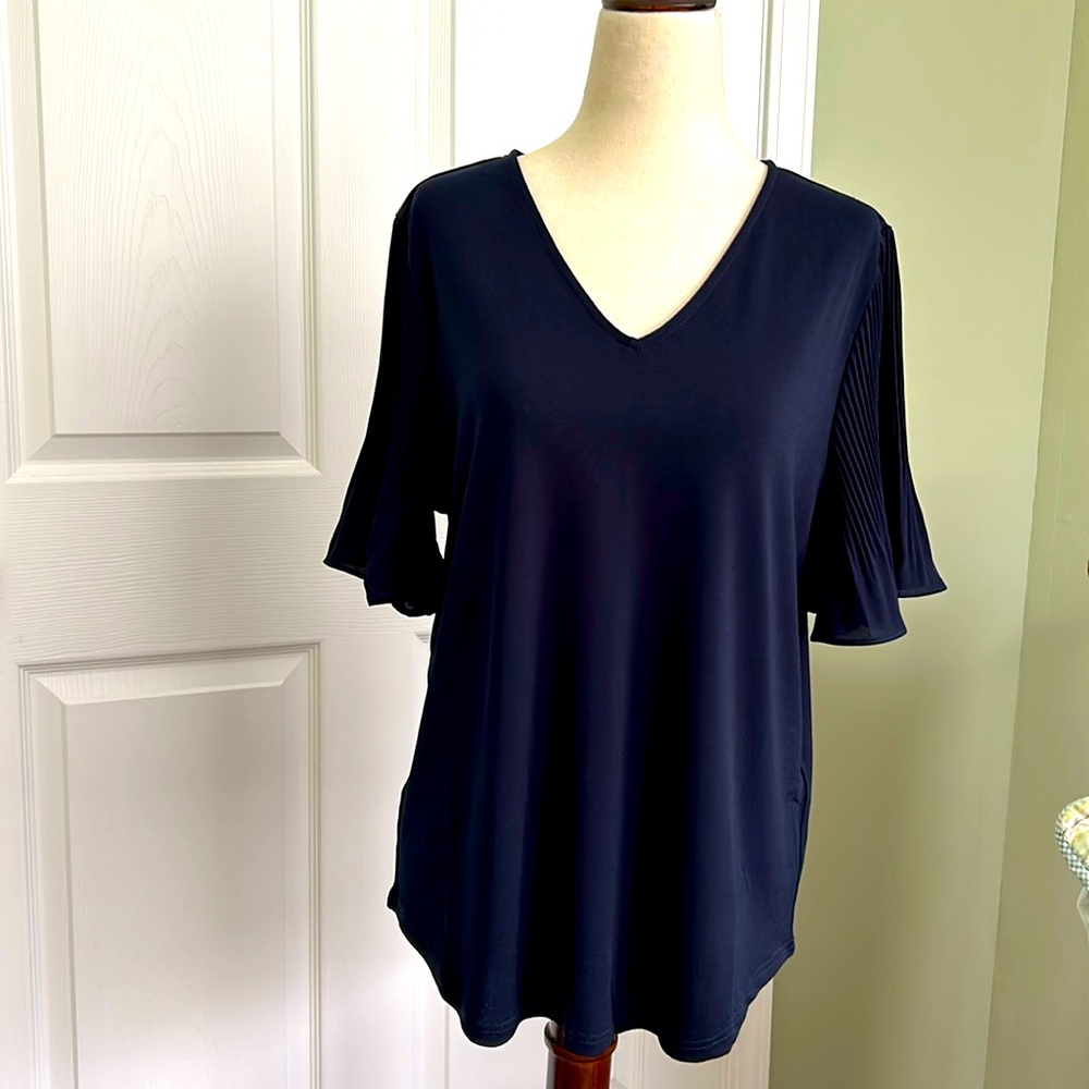 Adrianna Papell top size M.  Navy